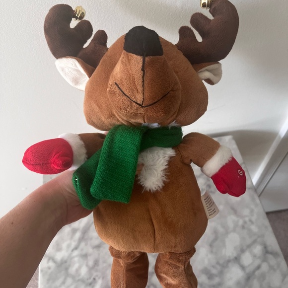SINGING REINDEER PLUSHIE - Picture 11 of 11